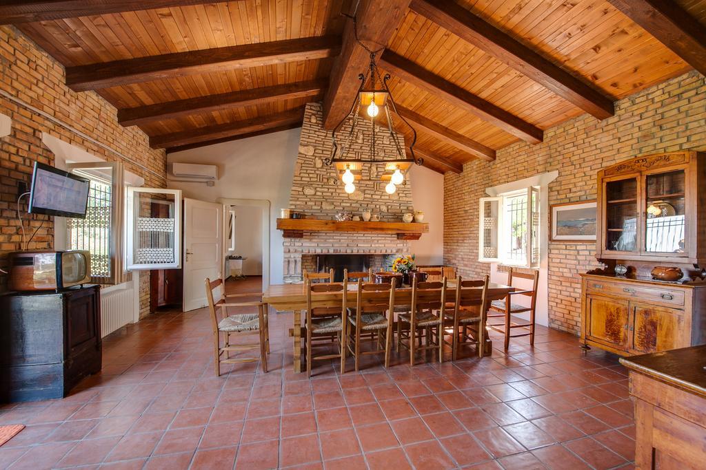 Il Vigneto Cottage แบร์ตินอโร ภายนอก รูปภาพ